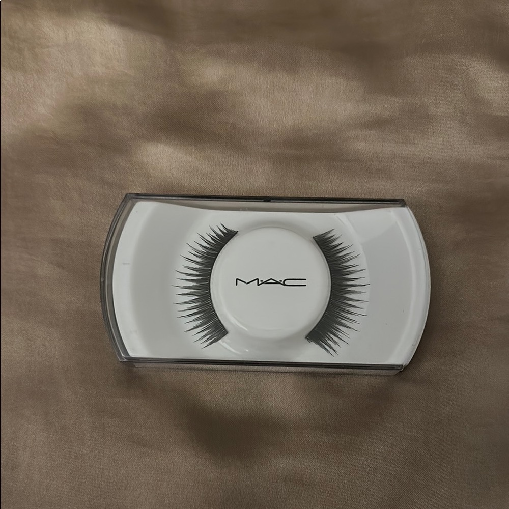 MAC 3 False Eyelashes